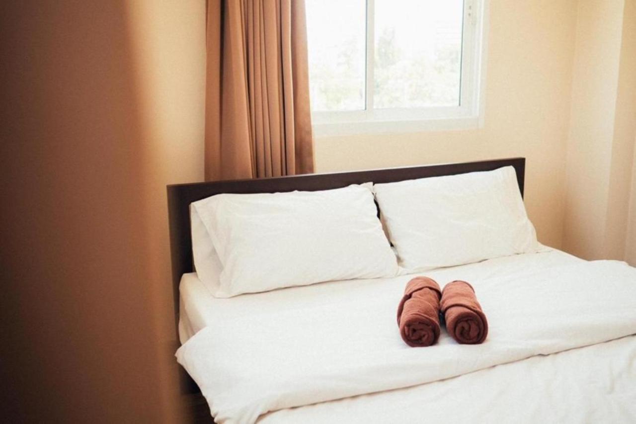 Small Space Cafe & Hostel Bangkok Bagian luar foto